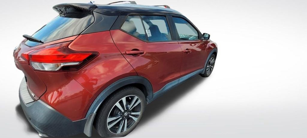 Used 2018 Nissan Kicks SV w/ Interior Electronics Package FWD image 3