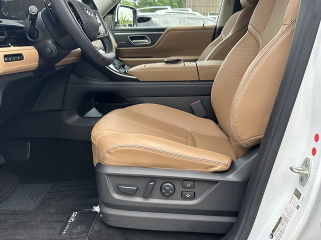 Used 2025 INFINITI QX80 Sensory AWD/4WD image 10