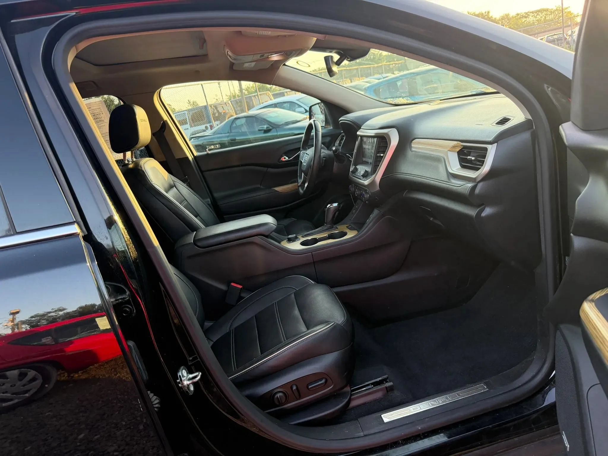 Used 2017 GMC Acadia Denali w/ Technology Package AWD/4WD image 12