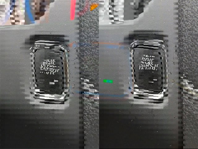 Used 2022 GMC Acadia Denali w/ Denali Ultimate Package image 17