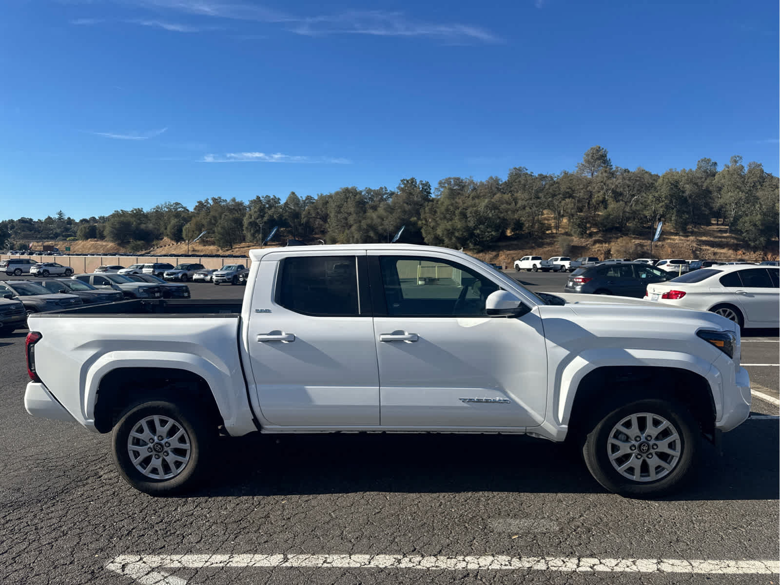 Used 2025 Toyota Tacoma SR5 AWD/4WD image 4