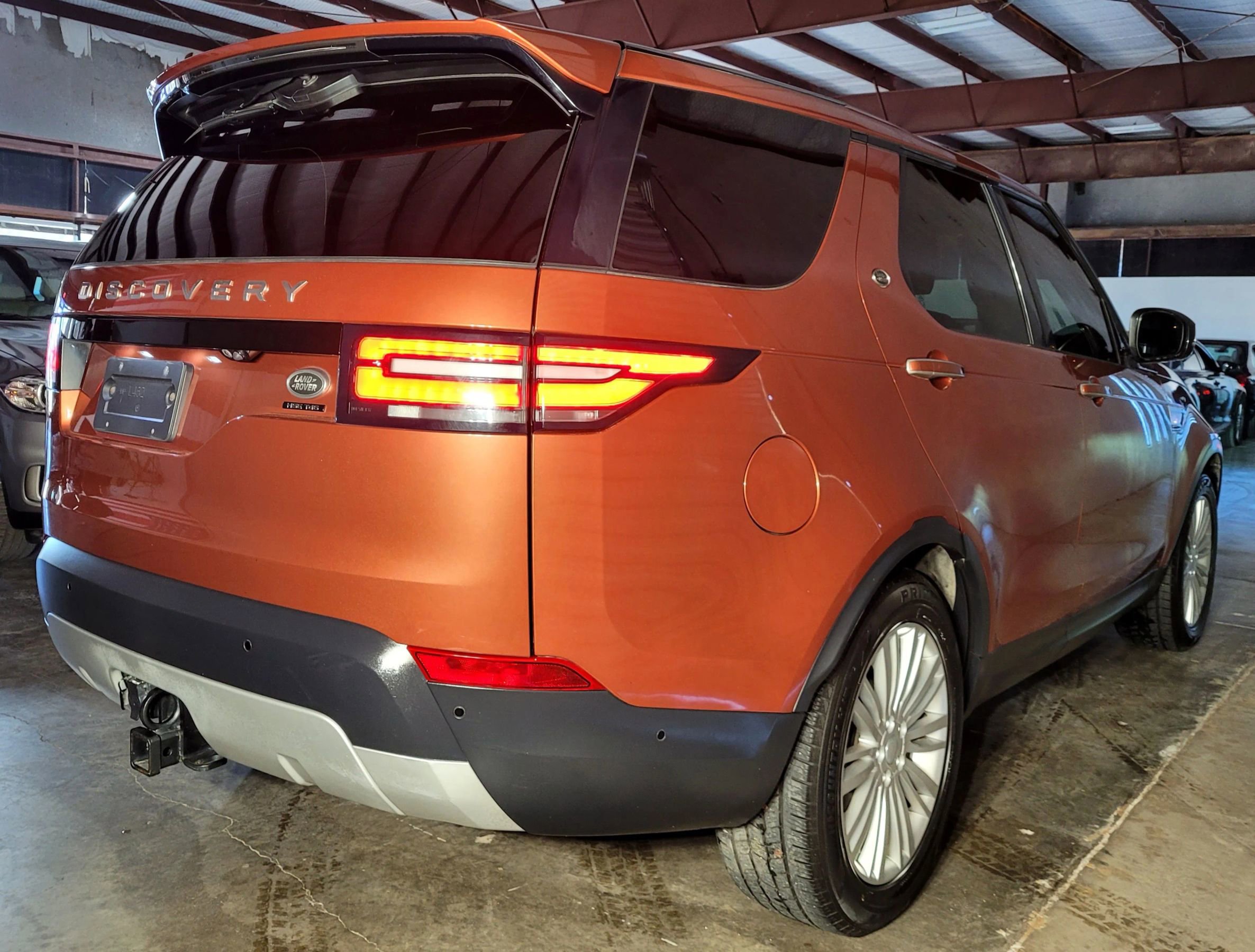 Used 2018 Land Rover Discovery HSE Luxury image 8