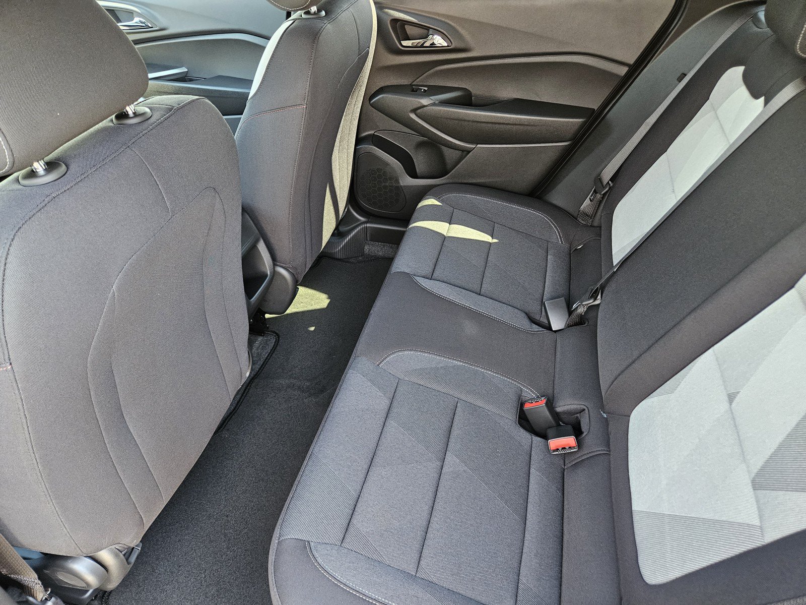 New 2026 Chevrolet Trax RS w/ Sunroof Package FWD image 20