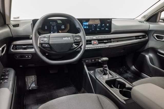 Used 2025 Kia K4 FWD image 7