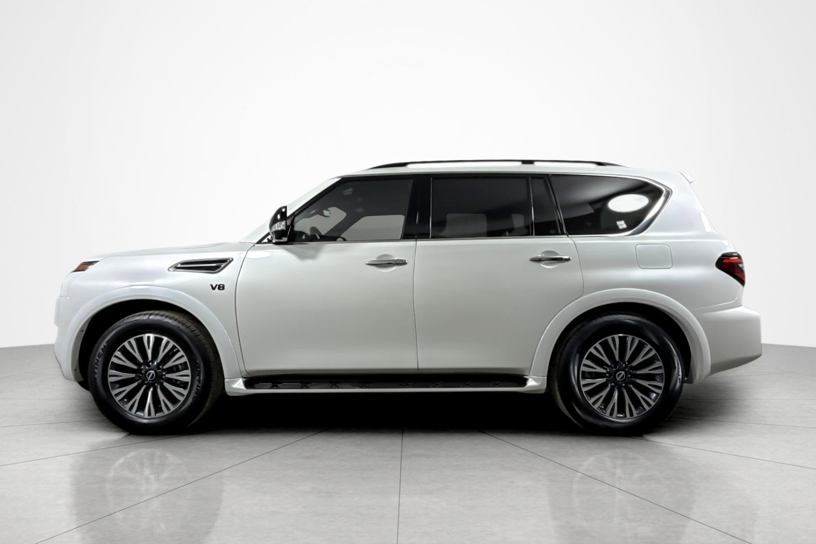 Used 2022 Nissan Armada SL w/ Midnight Edition Package image 2