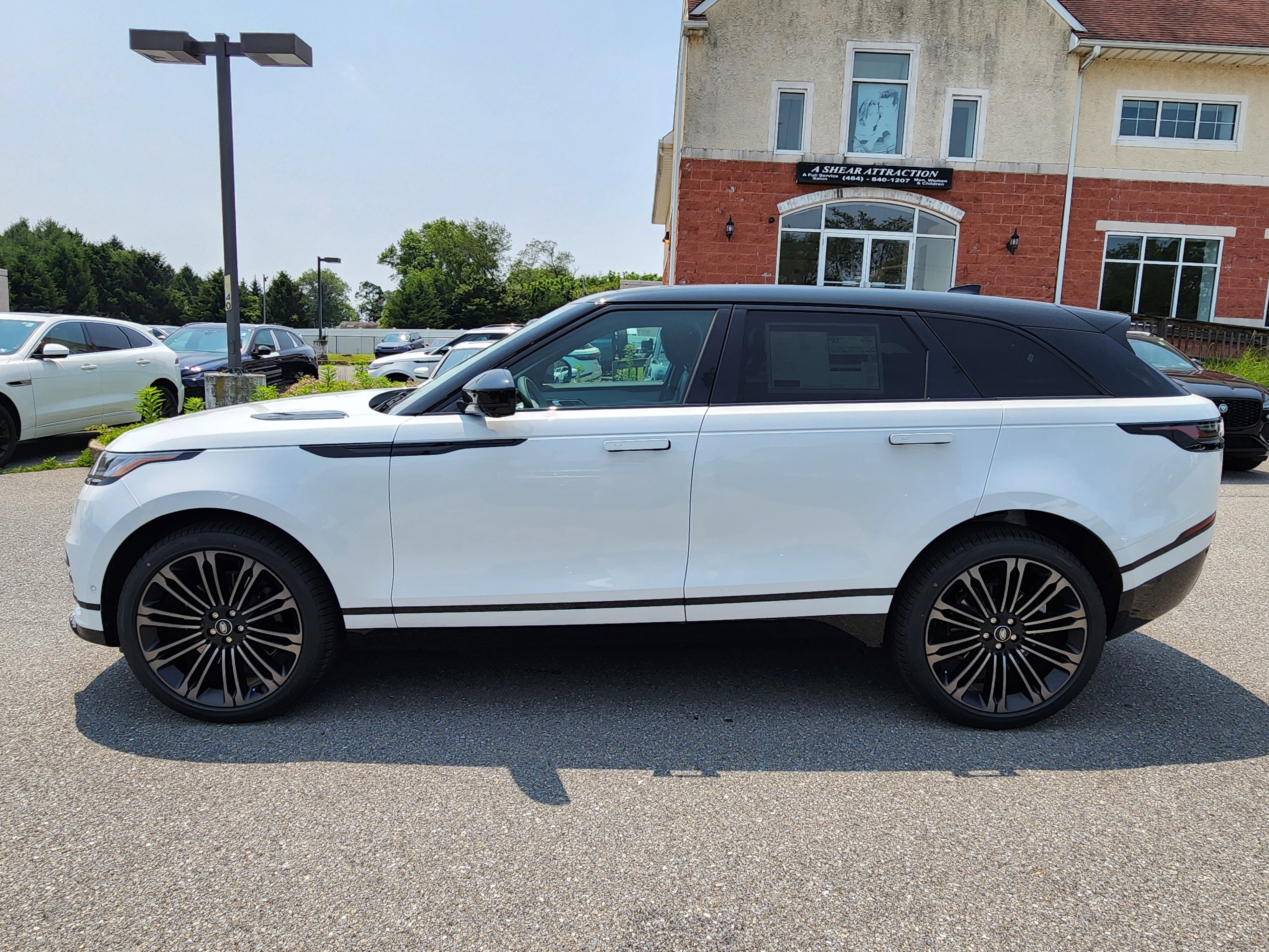 New 2026 Land Rover Range Rover Velar Dynamic SE image 5
