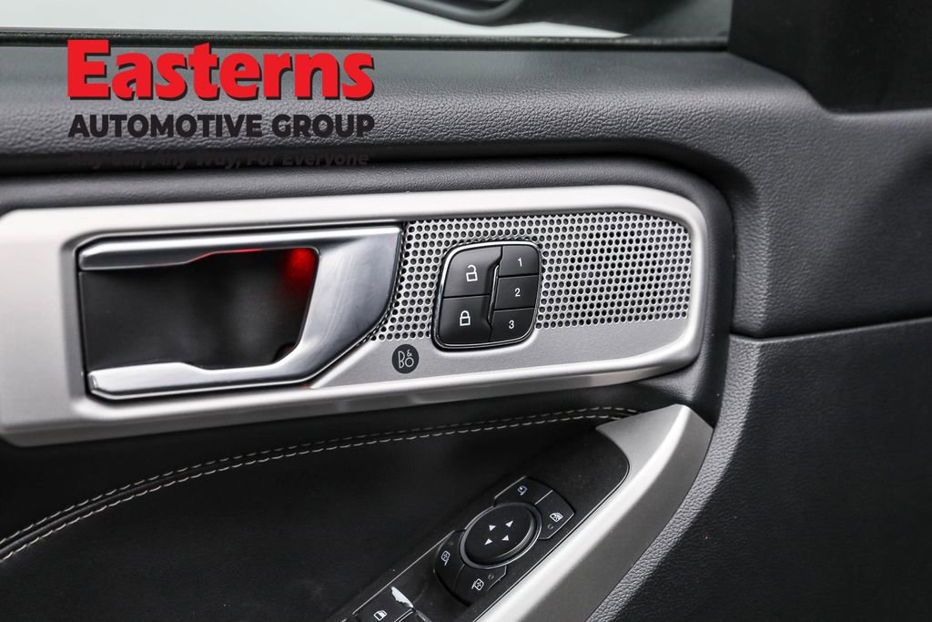 Used 2022 Ford Explorer Limited w/ Equipment Group 301A image 21