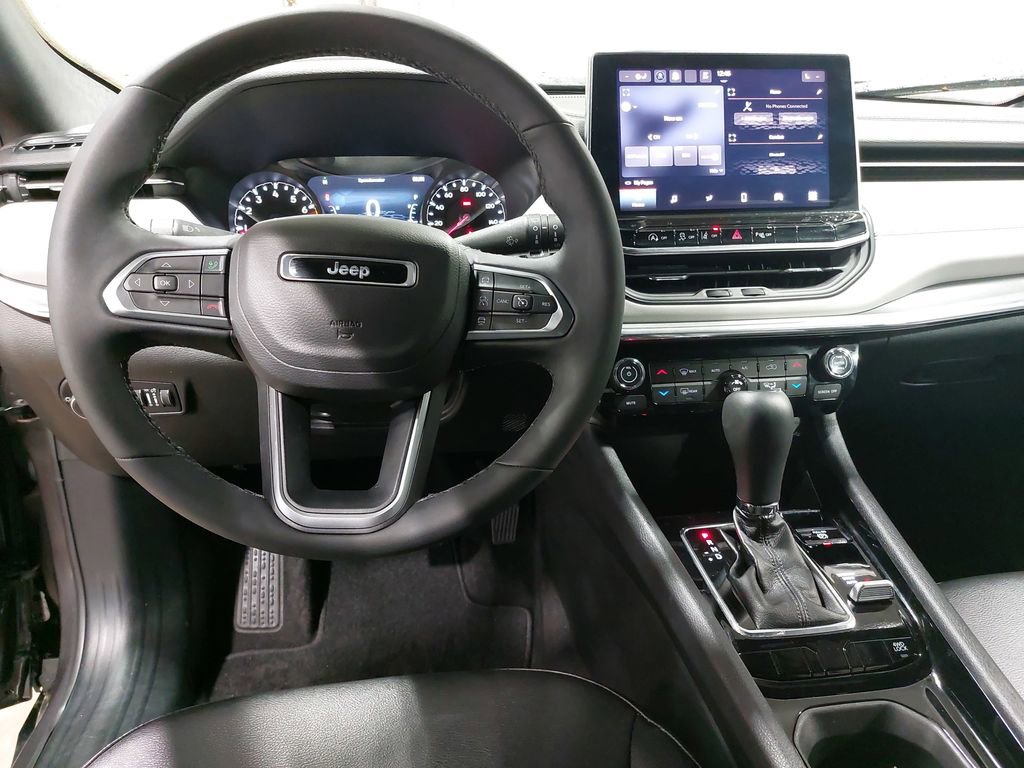 Used 2024 Jeep Compass Limited image 15