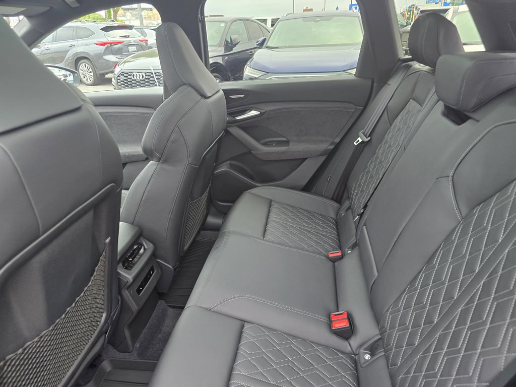 New 2027 Audi SQ6 e-tron Premium Plus AWD/4WD image 13