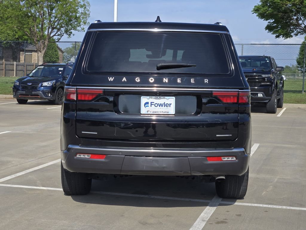Used 2022 Jeep Wagoneer Series III AWD/4WD image 6