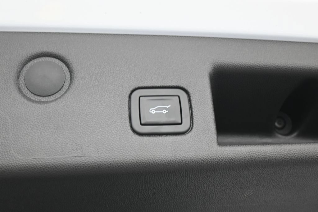 Used 2024 Chevrolet Equinox LT FWD image 35