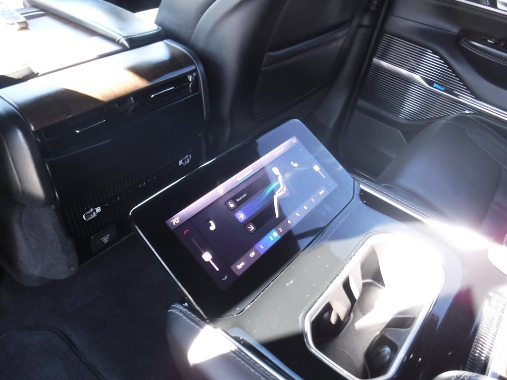 Used 2023 Jeep Grand Wagoneer L Series II image 11