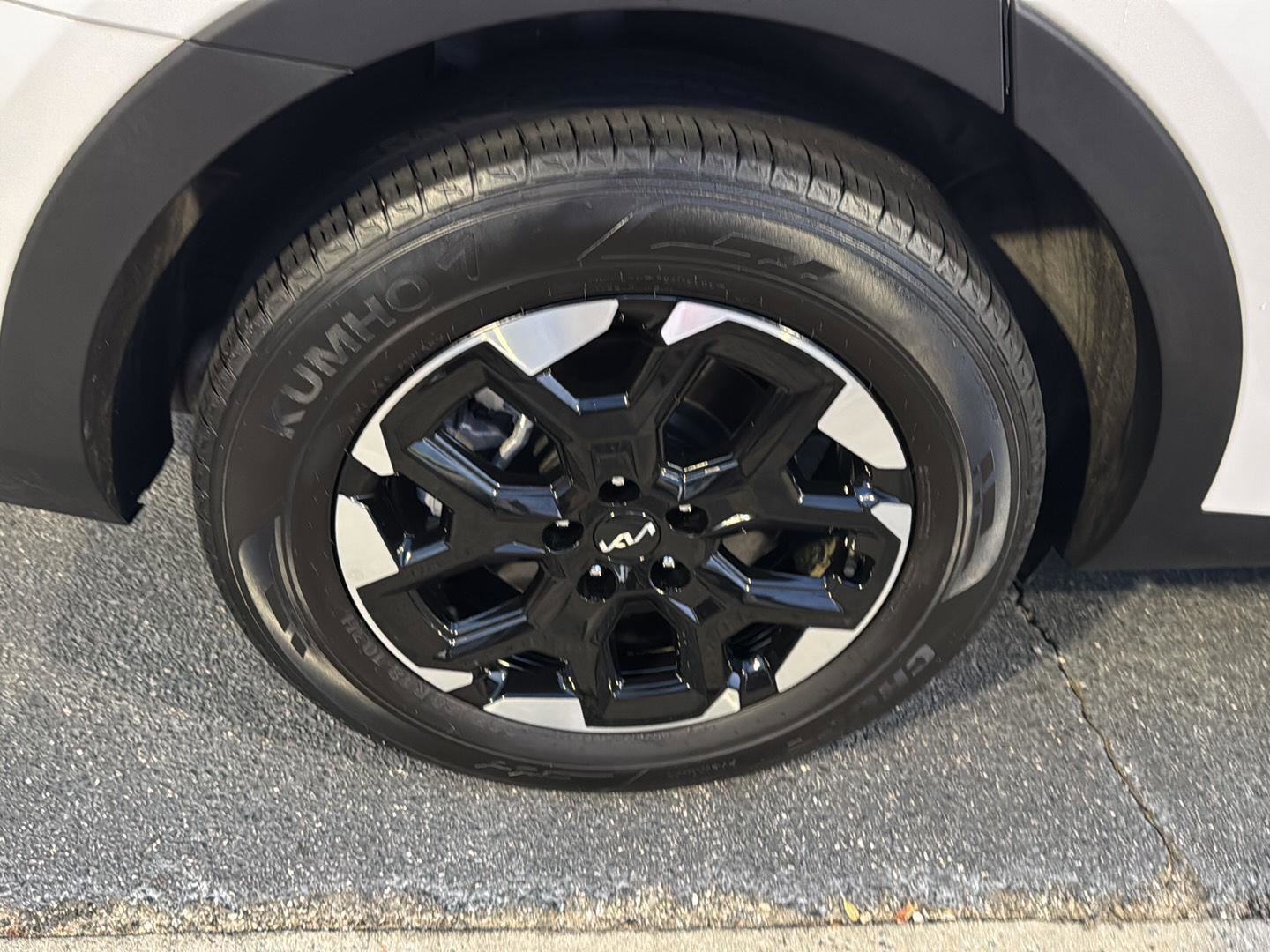 Used 2024 Kia Sorento S image 35