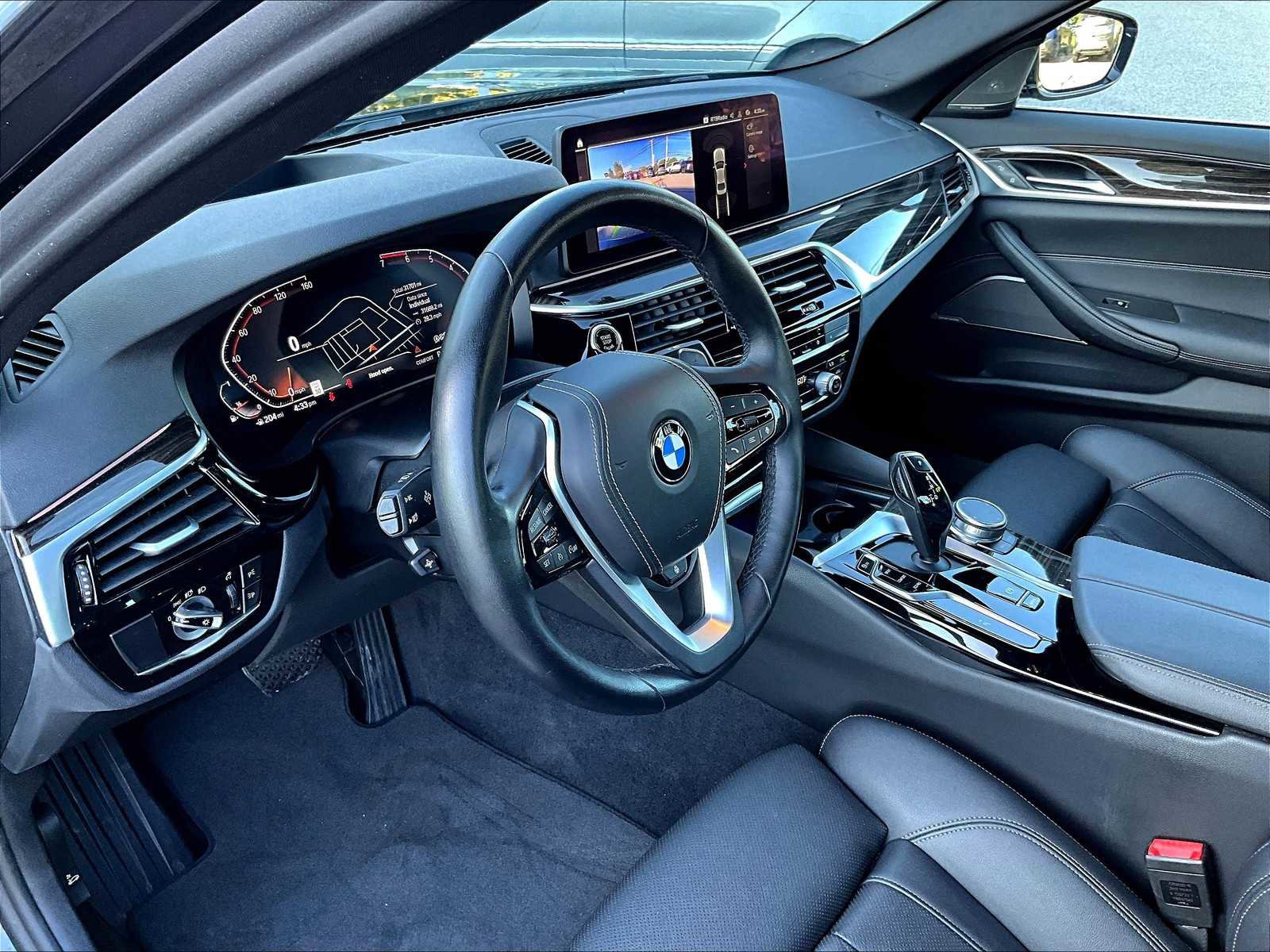 Used 2023 BMW 530i xDrive w/ Premium Package image 8