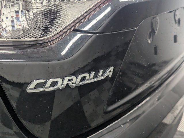 Used 2024 Toyota Corolla LE FWD image 9