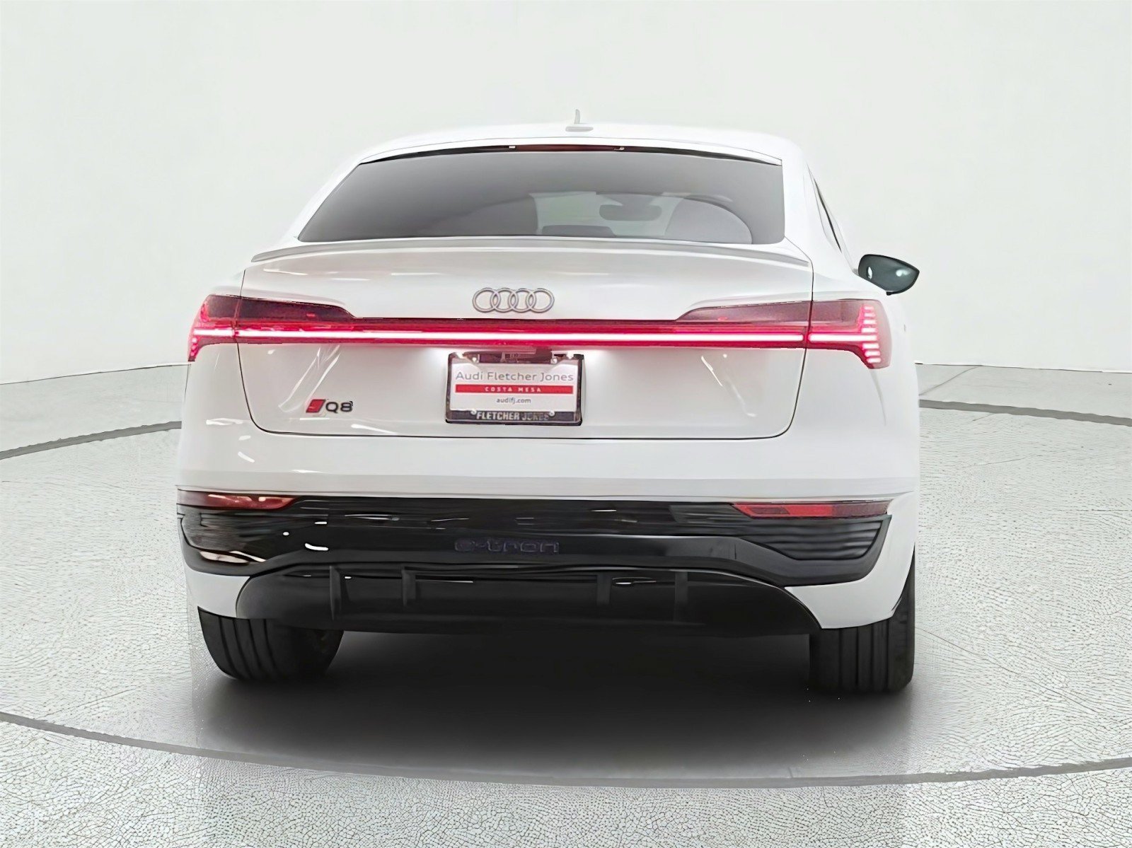 Used 2024 Audi Q8 e-tron Premium AWD/4WD image 6