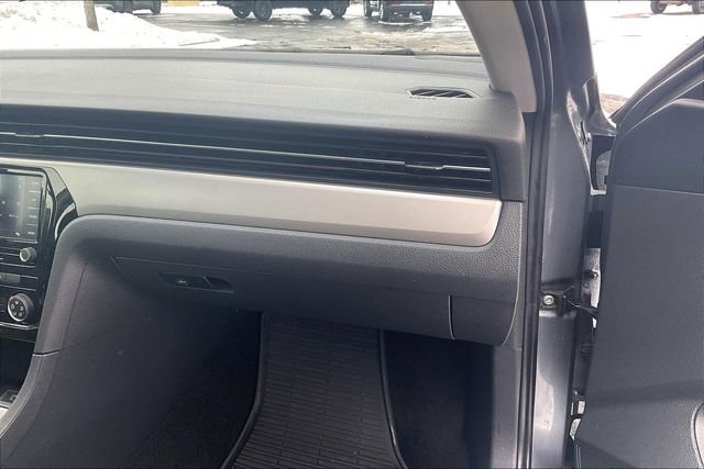 Used 2021 Volkswagen Passat 2.0T S image 16