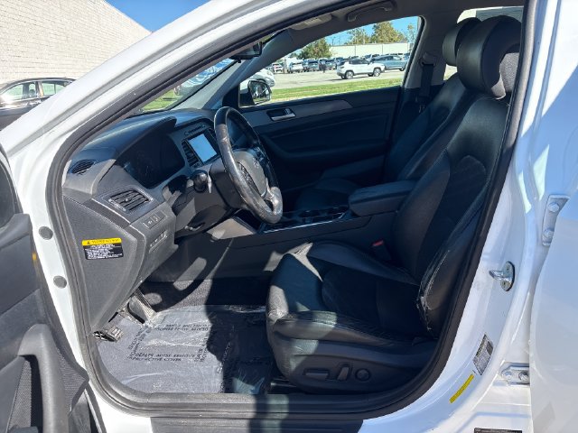 Used 2016 Hyundai Sonata Sport w/ Option Group 02 FWD image 19