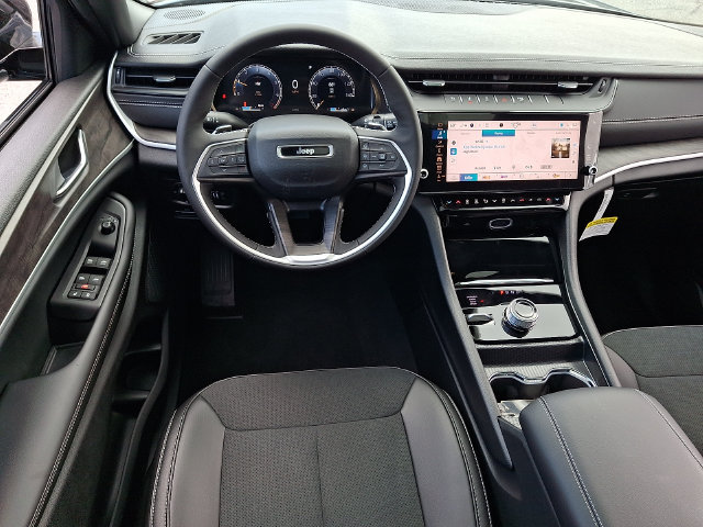 New 2026 Jeep Grand Cherokee Altitude AWD/4WD image 9