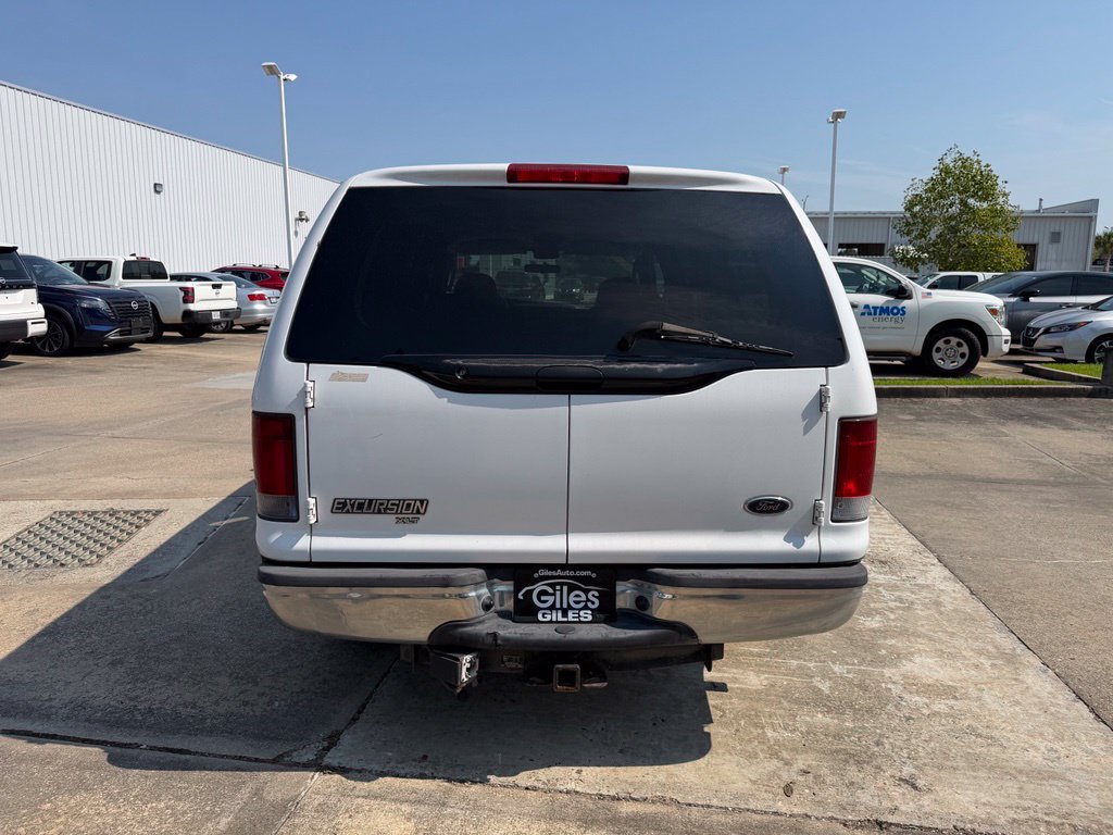 Used 2005 Ford Excursion XLT RWD image 4