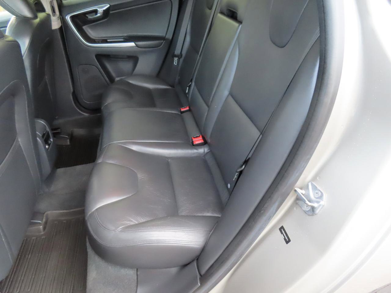 Used 2014 Volvo XC60 3.2 image 12