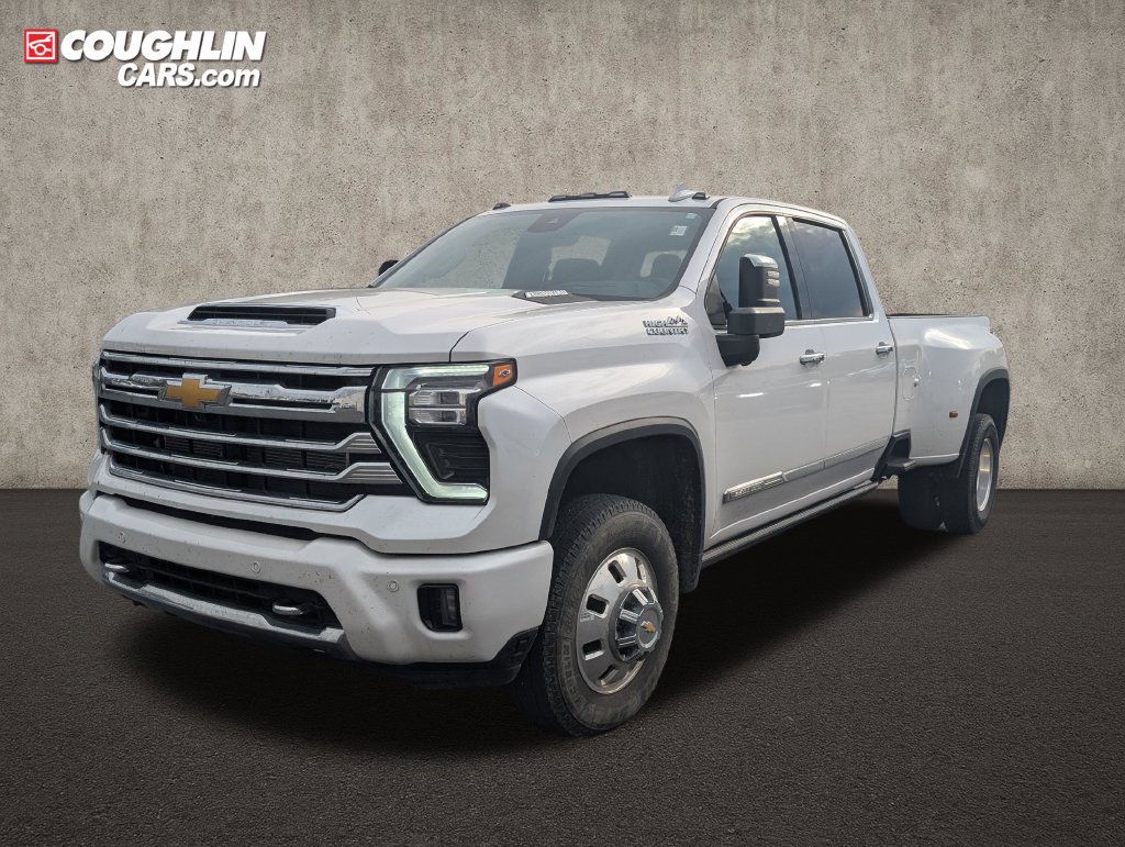 Used 2025 Chevrolet Silverado 3500 High Country w/ High Country Premium Package AWD/4WD image 4