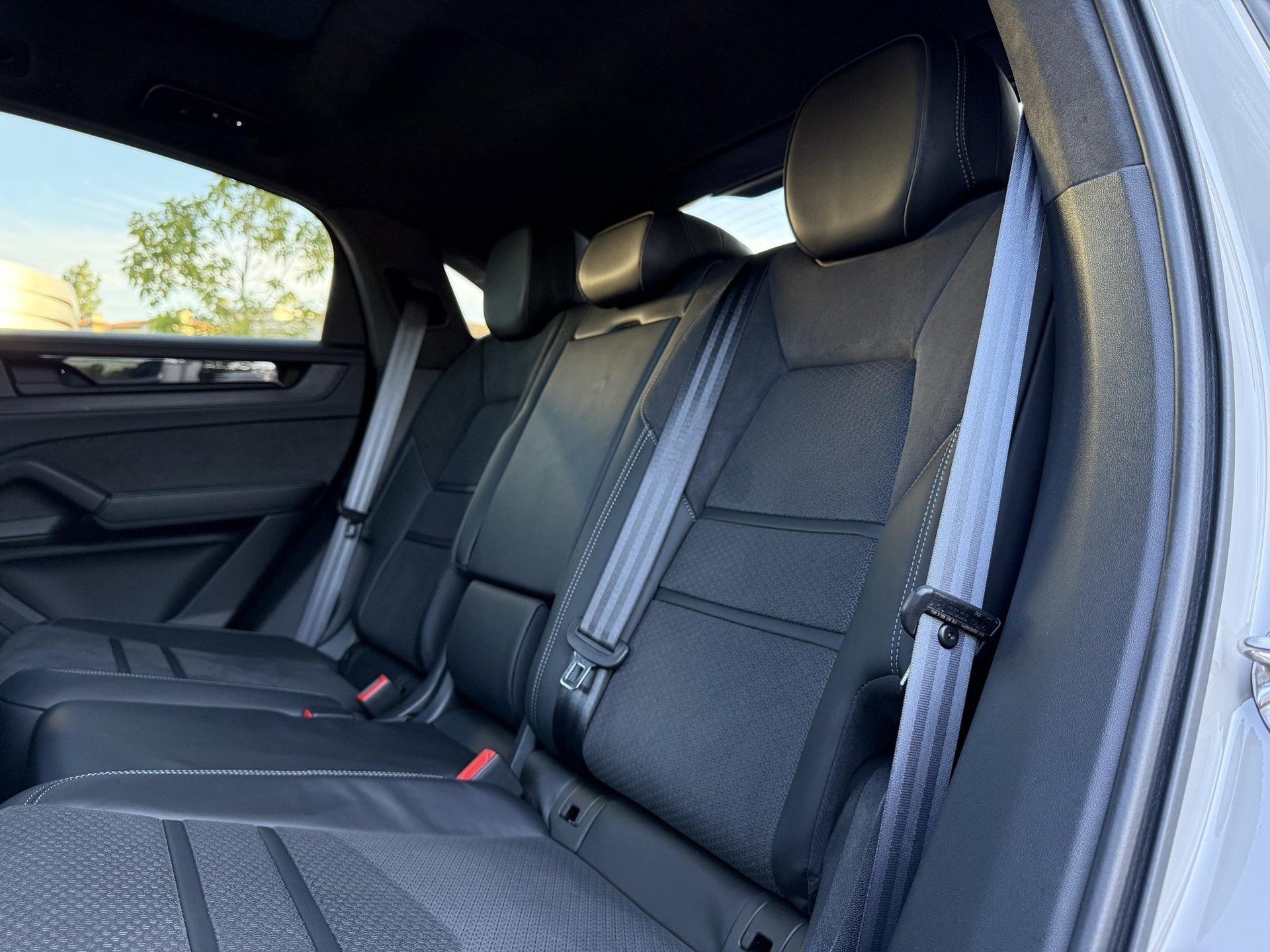 Used 2025 Porsche Cayenne GTS image 29