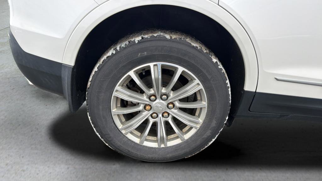 Used 2017 Cadillac XT5 Luxury w/ Driver Awareness Package image 15