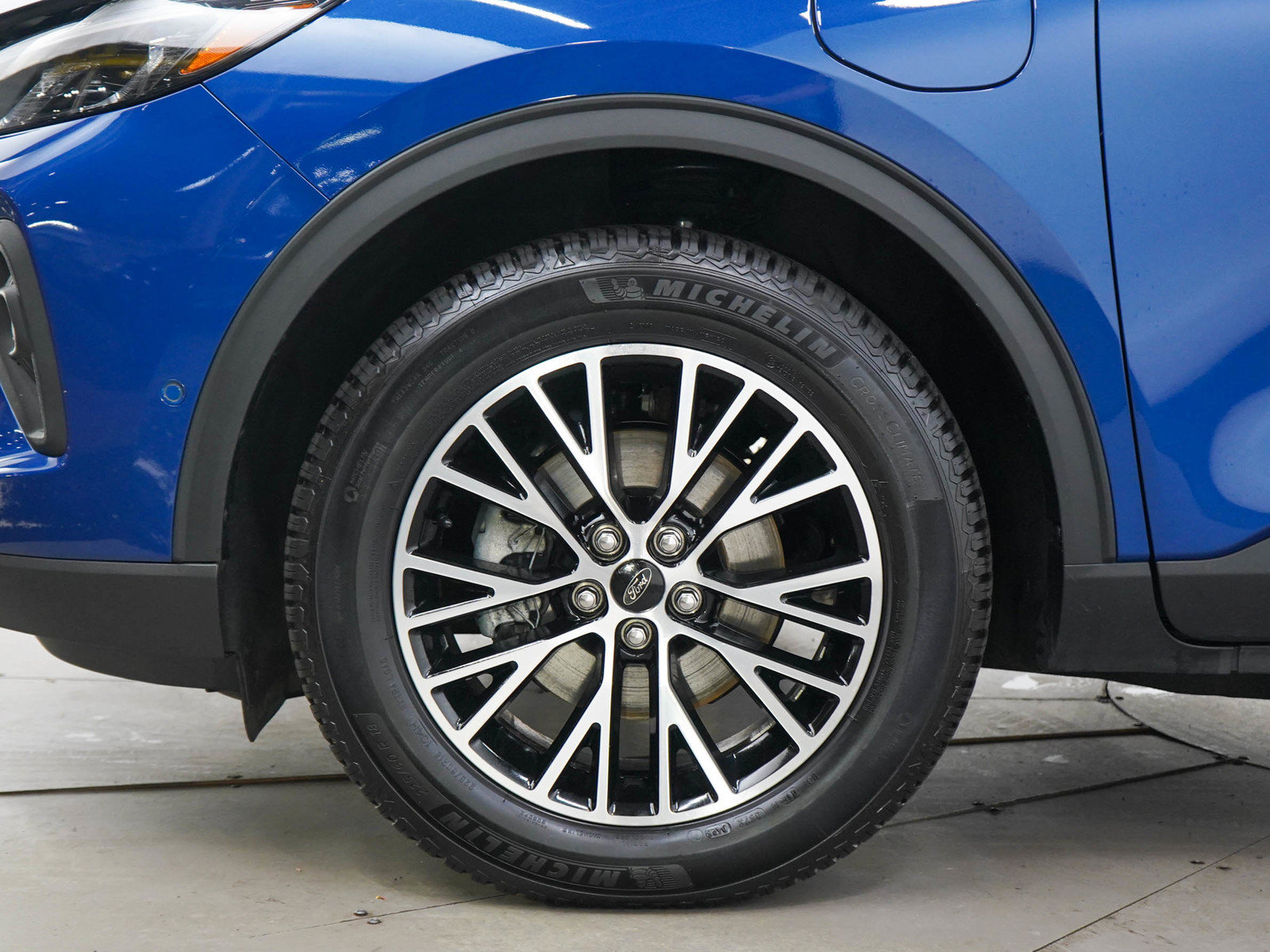 Used 2023 Ford Escape SE w/ PHEV Premium Package FWD image 29