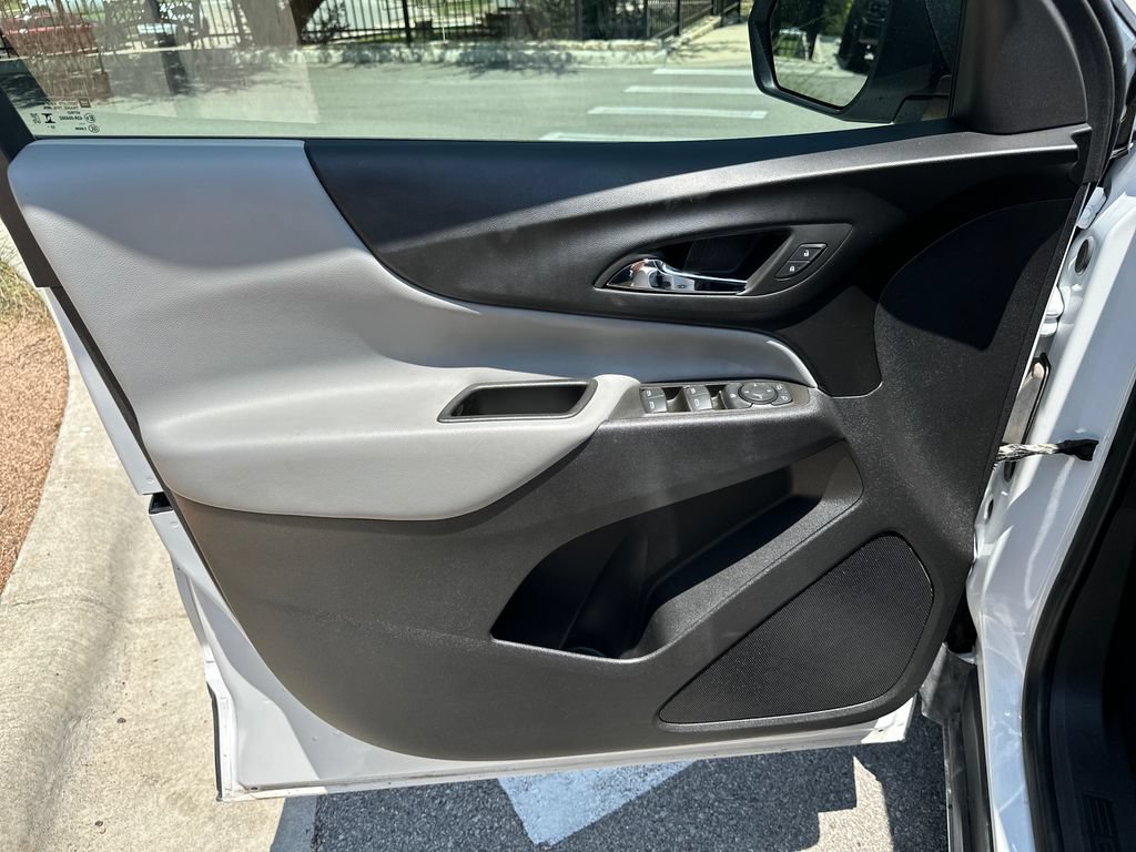 Used 2024 Chevrolet Equinox LS w/ LS Convenience Package FWD image 18