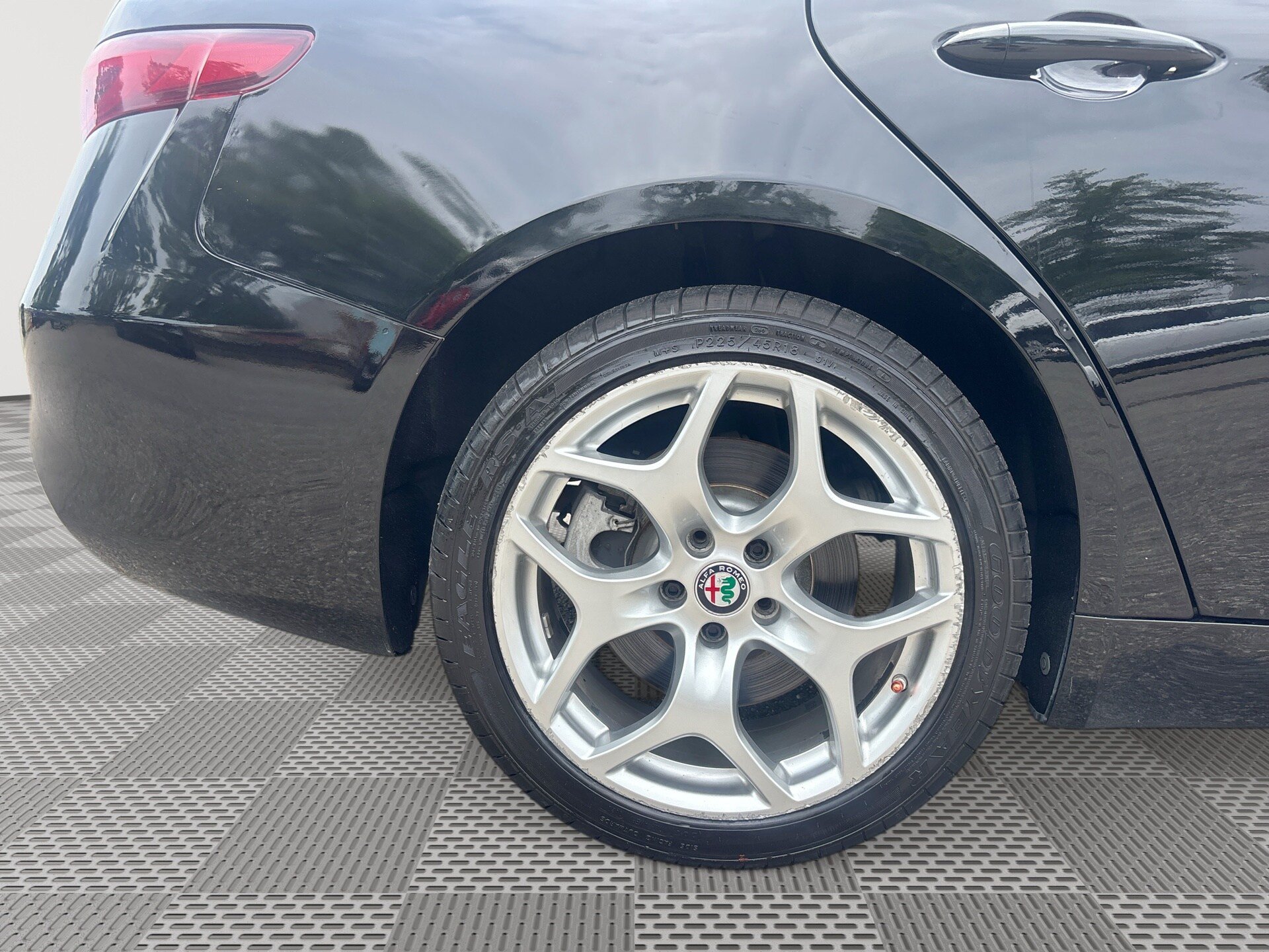 Used 2021 Alfa Romeo Giulia Ti AWD/4WD image 27