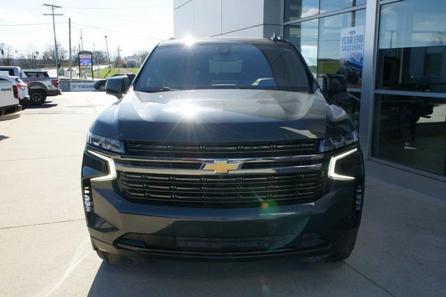 Used 2022 Chevrolet Suburban RST w/ Sport Performance Package image 6
