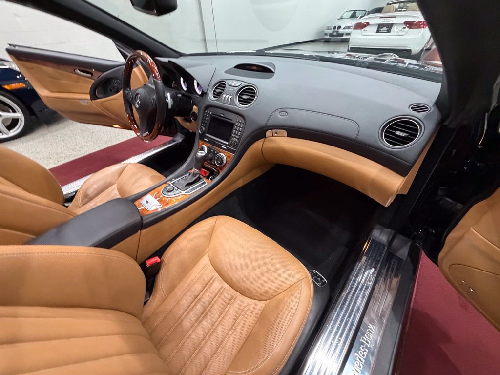 Used 2012 Mercedes-Benz SL 550 image 40
