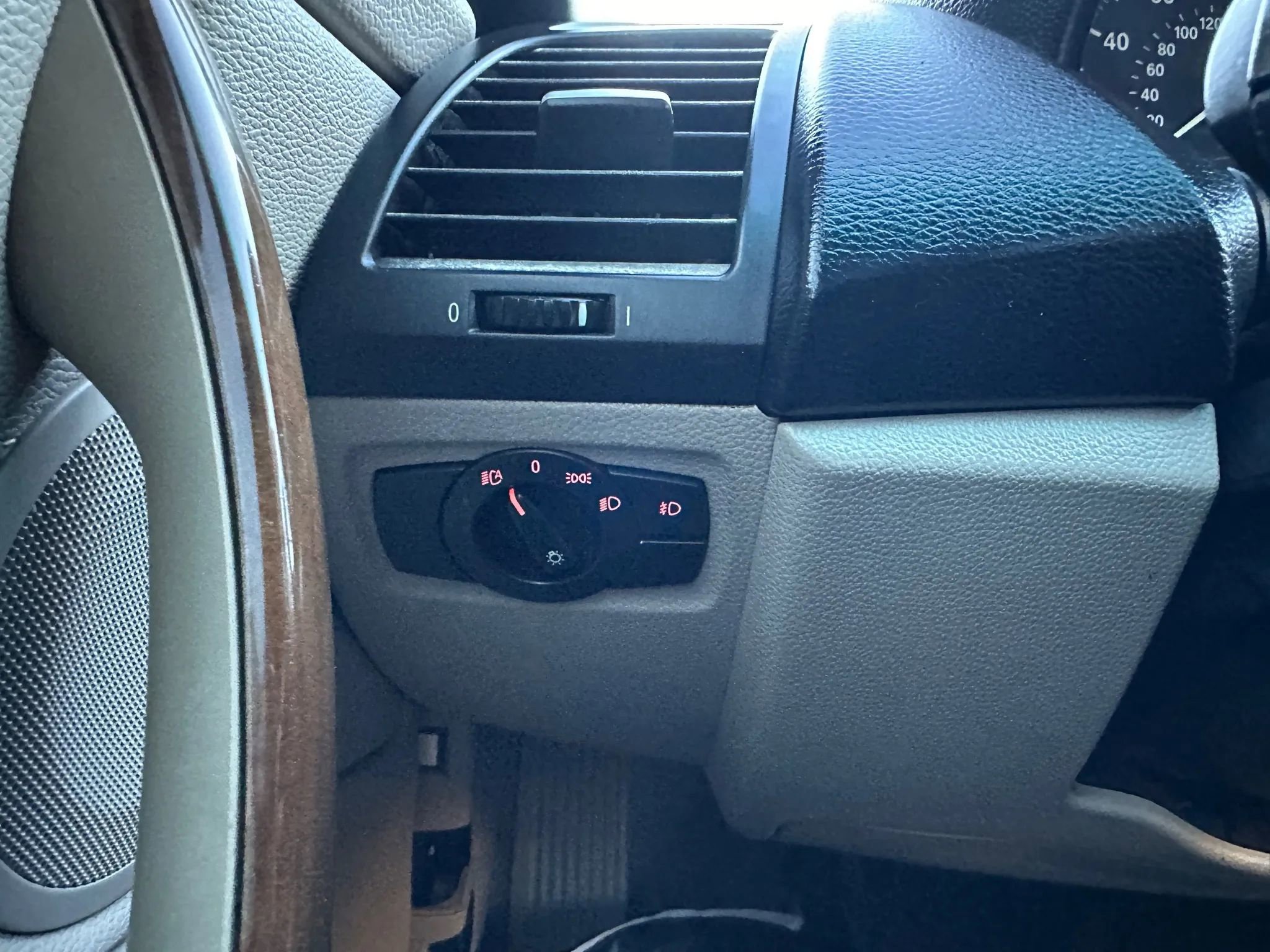 Used 2011 BMW 128i Convertible w/ Sport Pkg image 31