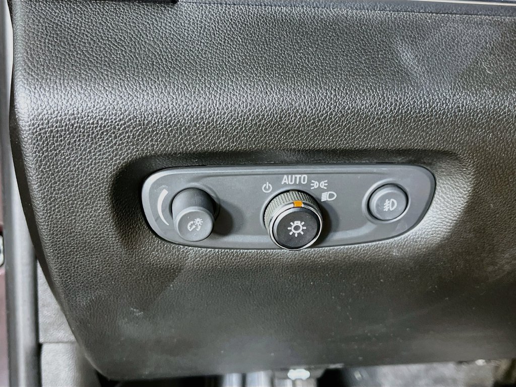 Used 2020 Chevrolet Traverse High Country w/ LPO, Floor Liner Package AWD/4WD image 11