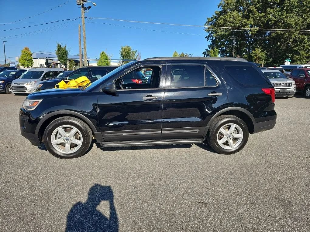 Used 2018 Ford Explorer 4WD image 2