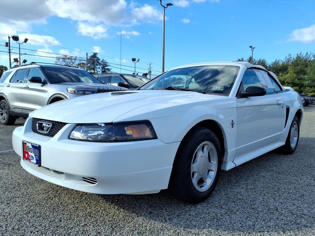 Used 2000 Ford Mustang Convertible image 3