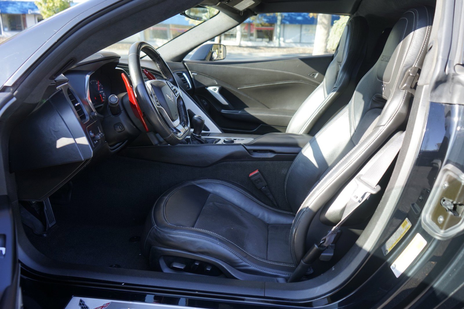 Used 2015 Chevrolet Corvette Z06 w/ 3LZ Preferred Equipment Group image 12