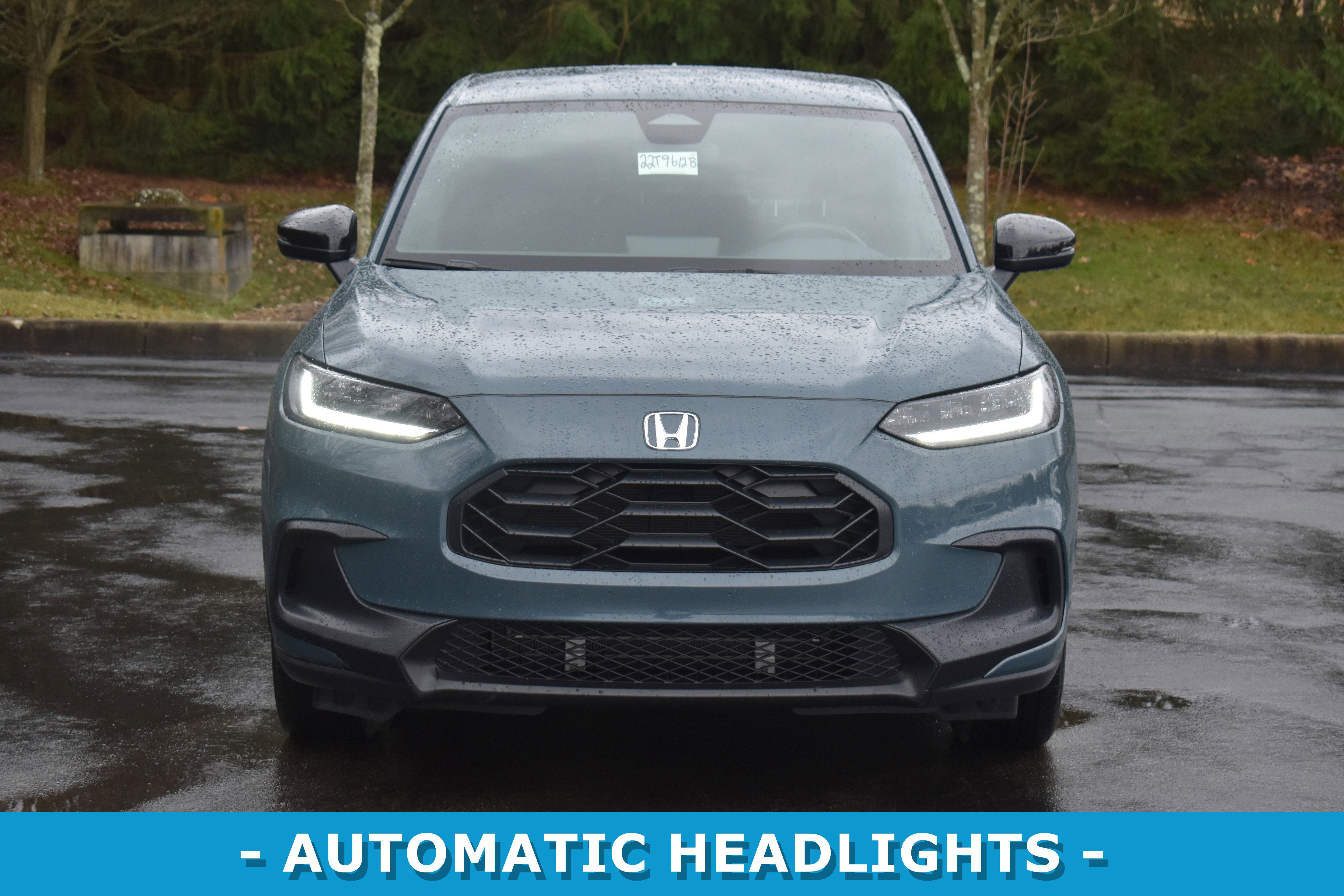 Used 2025 Honda HR-V Sport image 2