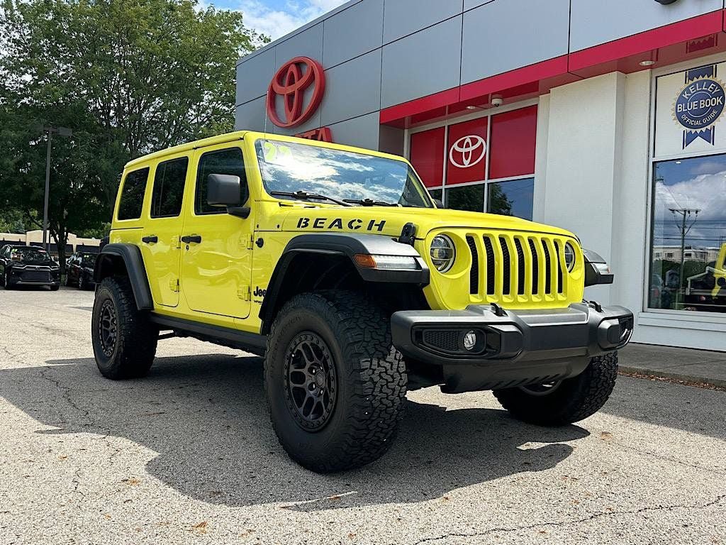 Used 2022 Jeep Wrangler Unlimited Sport w/ Xtreme Recon 35" Tire Package AWD/4WD image 8