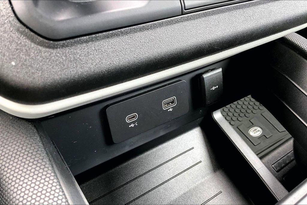 Used 2021 Land Rover Defender 110 X-Dynamic SE image 26