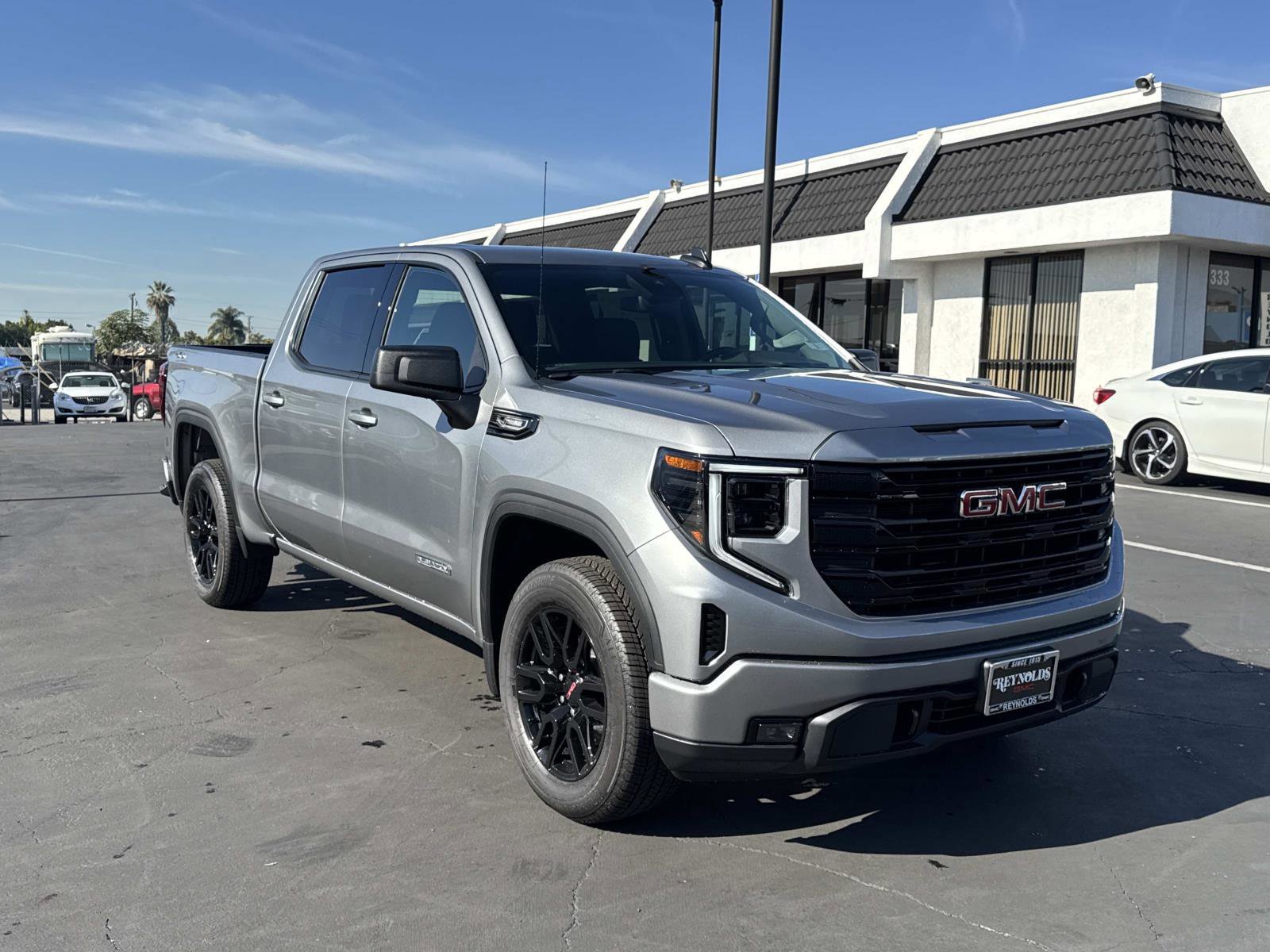 New 2026 GMC Sierra 1500 Elevation image 3