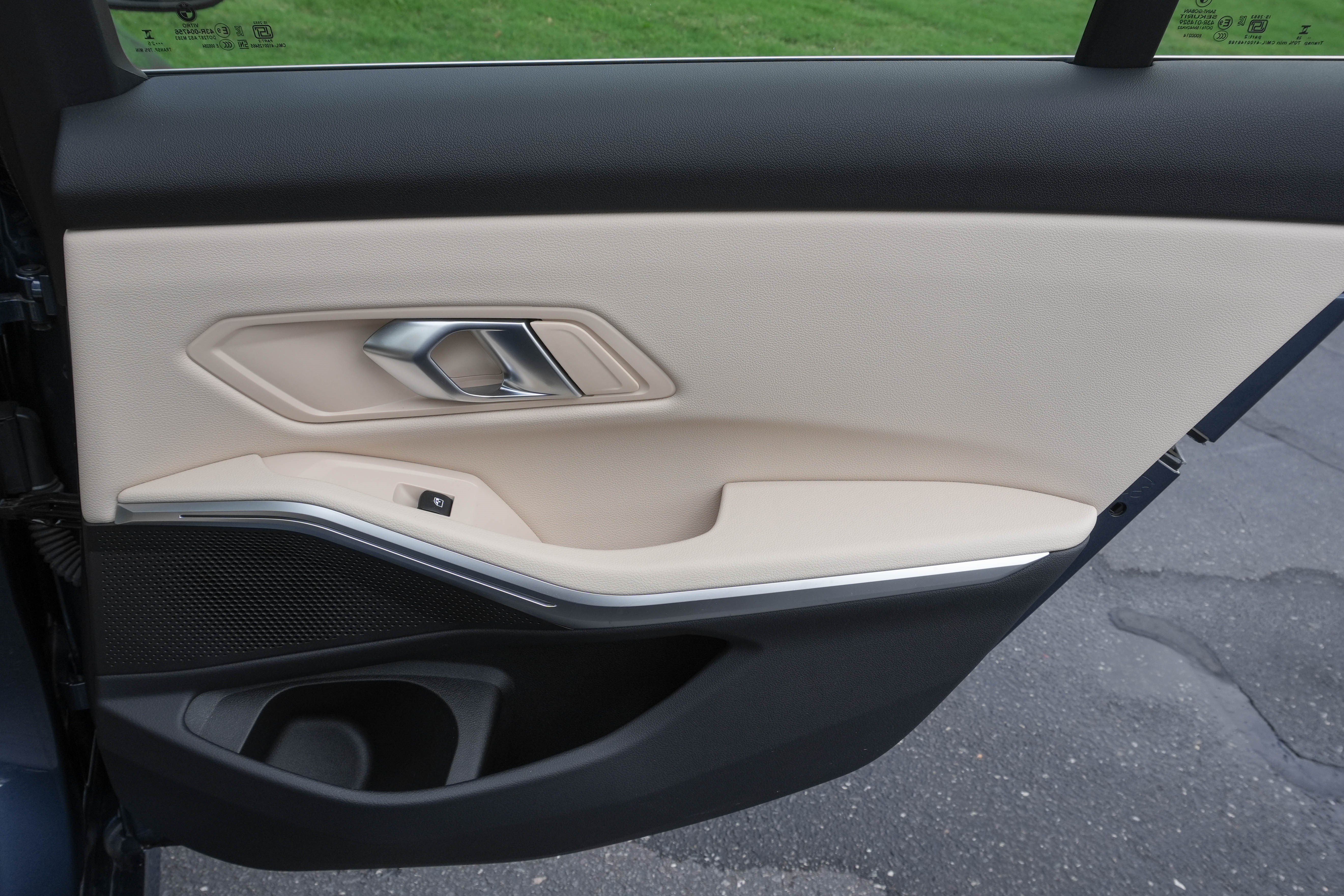 Certified 2025 BMW 330i Sedan RWD image 33