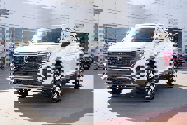 New 2026 Volkswagen Atlas Cross Sport SE image 2