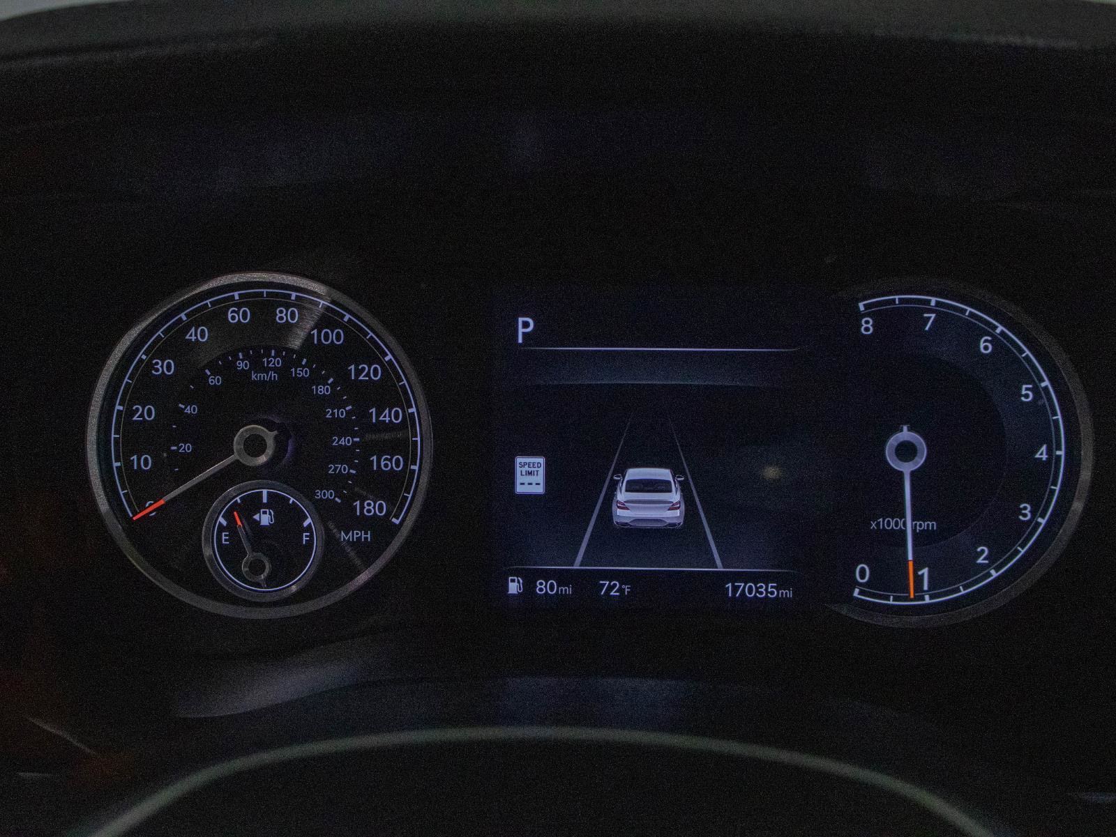 Used 2024 Genesis G70 2.5T image 15