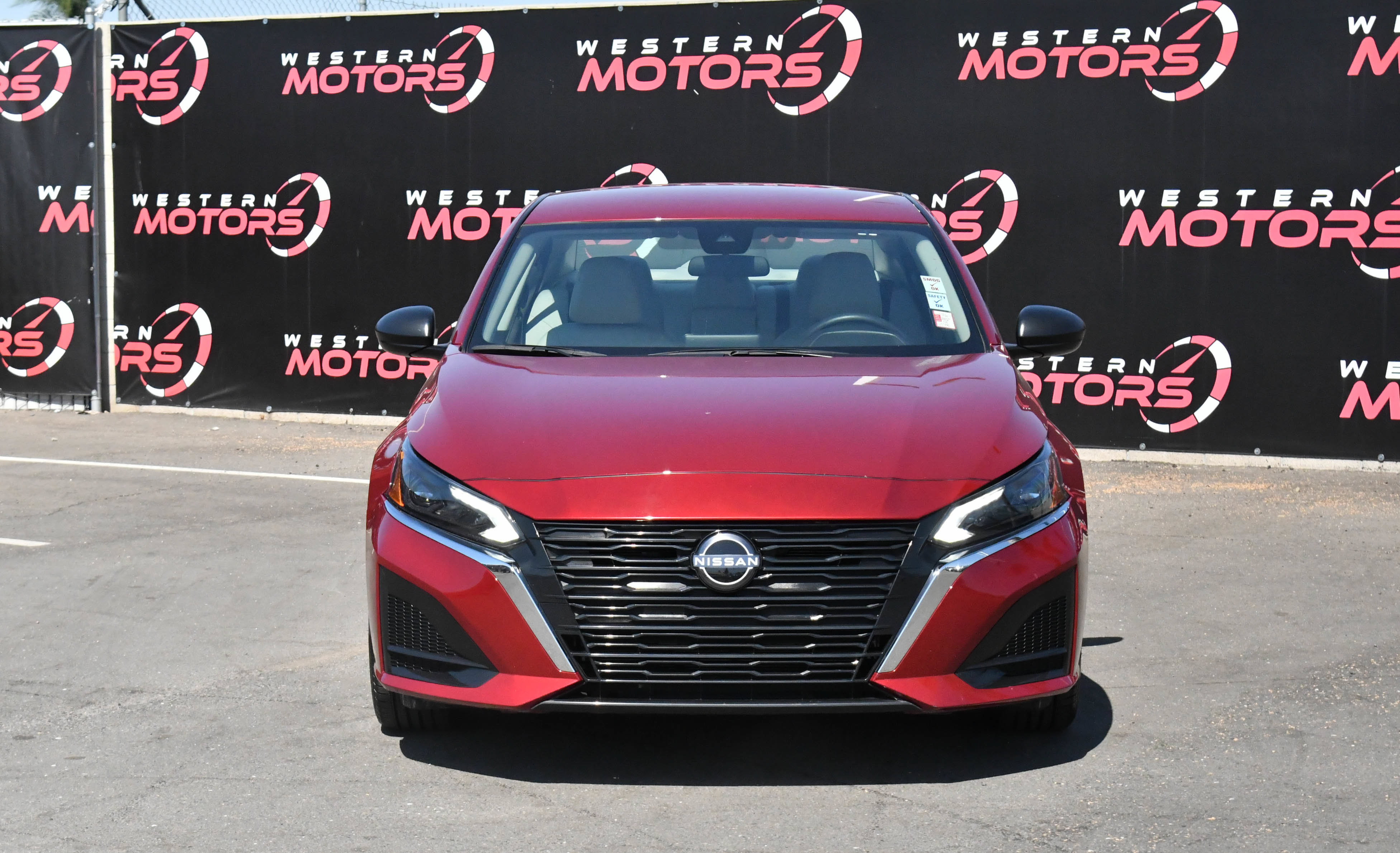 Used 2025 Nissan Altima 2.5 SV FWD image 2