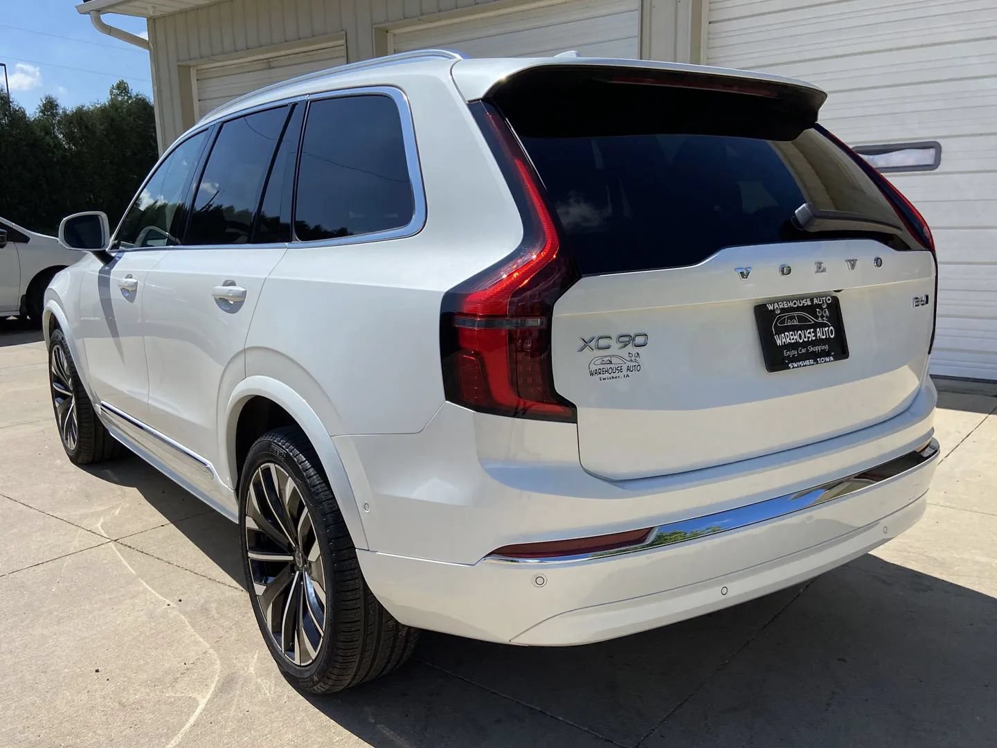 Used 2025 Volvo XC90 B6 Plus AWD/4WD image 6