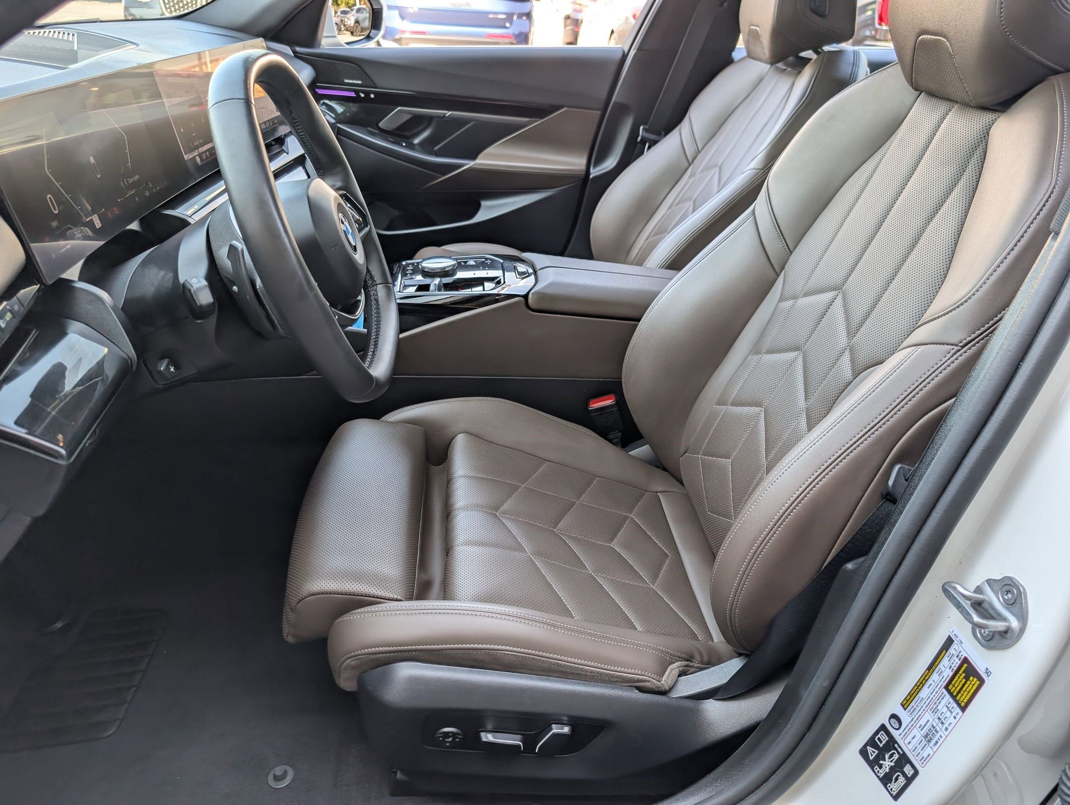 Used 2024 BMW 530i xDrive w/ Convenience Package image 5