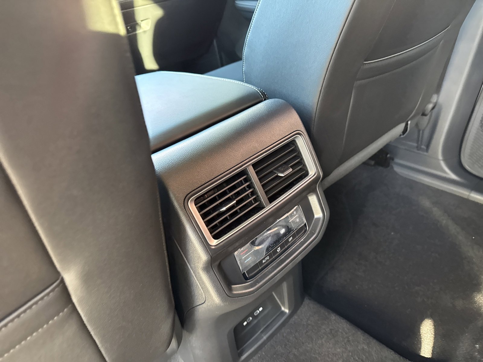 New 2026 Volkswagen Atlas SE image 20