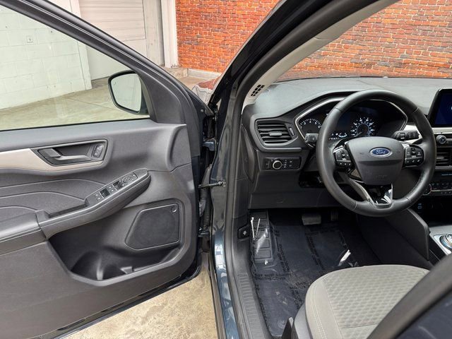 Certified 2022 Ford Escape SE w/ Convenience Package image 9